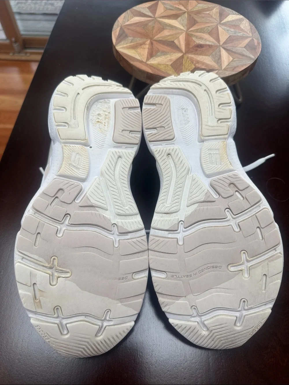 Size 9.5B Brooks Ghost 15 Snow White W Comfort Casual Running Cushioned Gym